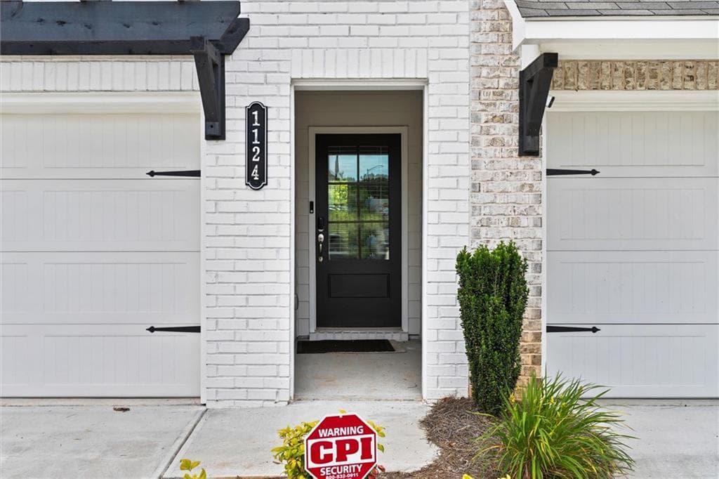 3 bedroom, 3 bathroom, 1,898 sq ft townhouse for sale at 1124 Mornington Way, Marietta, GA 30008 — photo 4