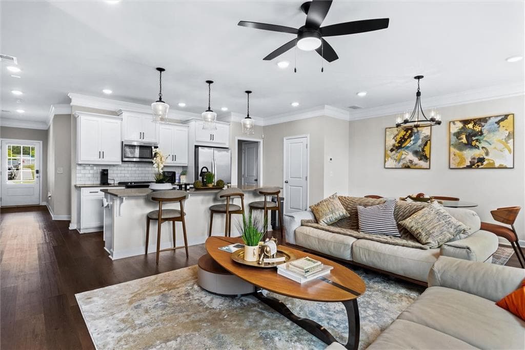 3 bedroom, 3 bathroom, 1,898 sq ft townhouse for sale at 1124 Mornington Way, Marietta, GA 30008 — photo 8