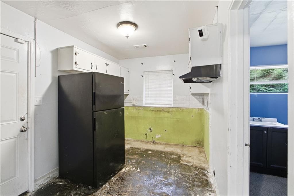 3 bedroom, 2 bathroom, 1,144 sq ft single family residence for sale at 2079 Woodberry Avenue, Atlanta, GA 30344 — photo 3