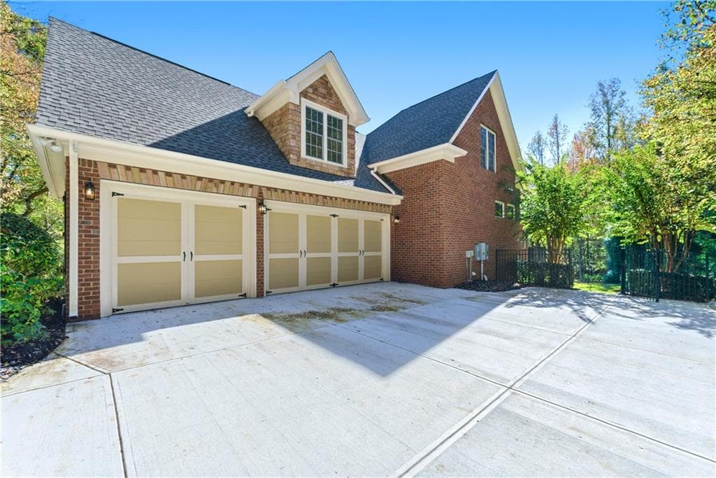 6 bedroom, 6 bathroom, 6,037 sq ft single family residence under contract at 101 Smith Forest Lane, Alpharetta, GA 30004 — photo 5