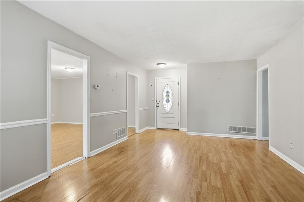 3 bedroom, 2 bathroom, 1,880 sq ft single family residence for sale at 3082 Lake Ranch Drive, Gainesville, GA 30506 — photo 9