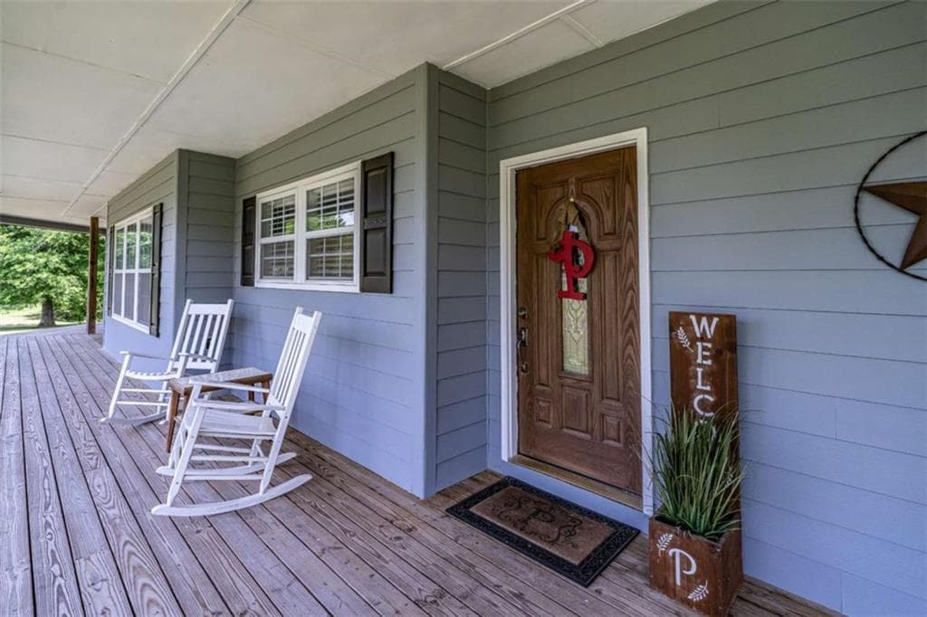 5 bedroom, 4 bathroom, 5,442 sq ft single family residence for sale at 312 E Armuchee Road, Summerville, GA 30747 — photo 2