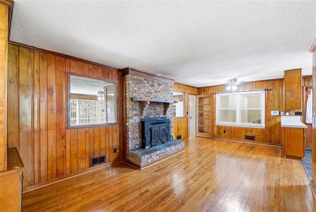 3 bedroom, 2 bathroom, 2,086 sq ft single family residence for sale at 5851 Wills Orchard Road, Cumming, GA 30040 — photo 8