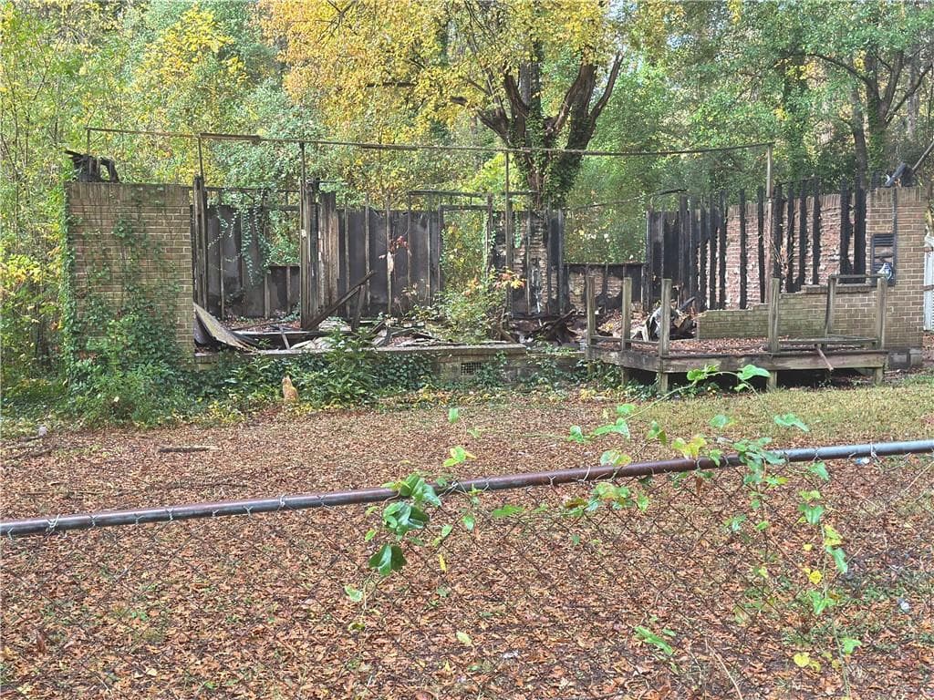 1,040 sq ft single family residence under contract at 8265 Attleboro Drive, Jonesboro, GA 30238 — photo 2
