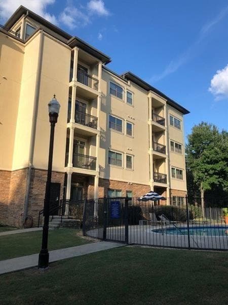 2 bedroom, 2 bathroom, 1,137 sq ft condominium for sale at 2230 Cheshire Bridge Road 412, Atlanta, GA 30324 — photo 1 of 35