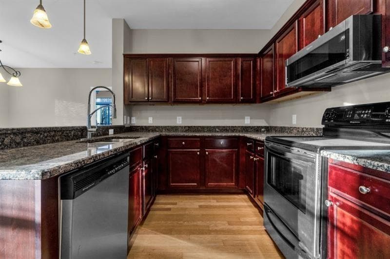2 bedroom, 2 bathroom, 1,137 sq ft condominium for sale at 2230 Cheshire Bridge Road 412, Atlanta, GA 30324 — photo 8