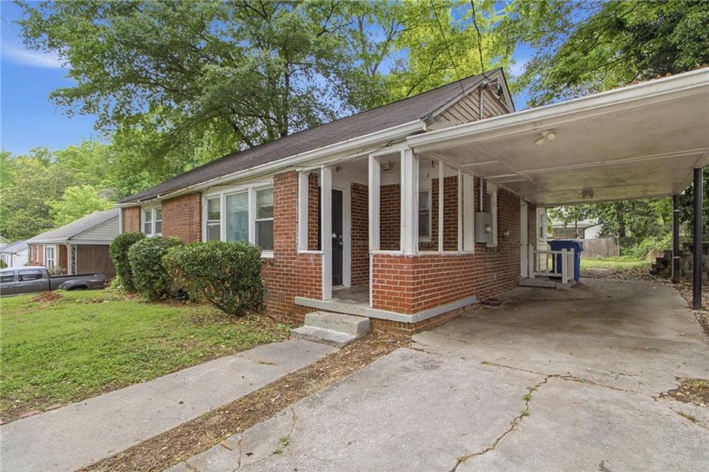 3 bedroom, 2 bathroom, 1,007 sq ft single family residence for sale at 1837 Oakmont Drive, Atlanta, GA 30314 — photo 3
