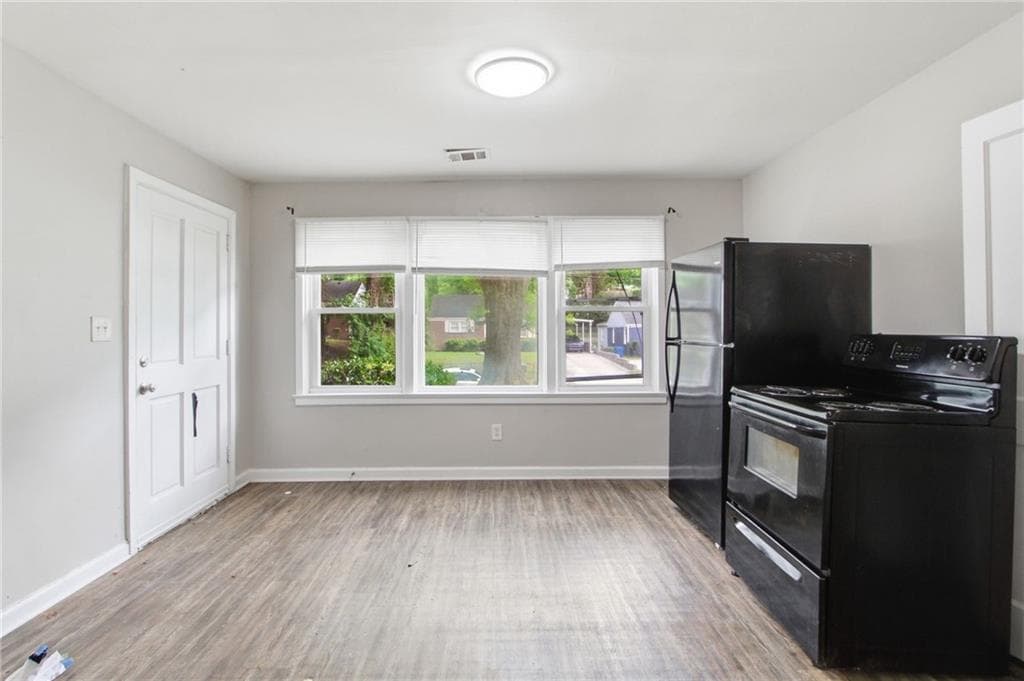 3 bedroom, 2 bathroom, 1,007 sq ft single family residence for sale at 1837 Oakmont Drive, Atlanta, GA 30314 — photo 8