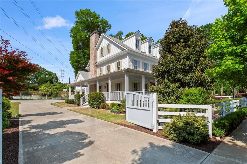 6 bedroom, 5 bathroom, 4,800 sq ft single family residence under contract at 752 Cumberland Road, Atlanta, GA 30306 — photo 2