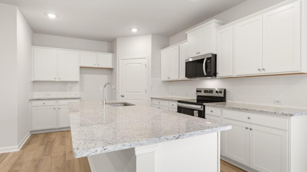 3 bedroom, 3 bathroom, 2,195 sq ft townhouse for sale at 1837 Meadow Green Circle, Gainesville, GA 30501 — photo 7