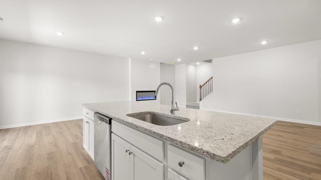 3 bedroom, 3 bathroom, 2,195 sq ft townhouse for sale at 1837 Meadow Green Circle, Gainesville, GA 30501 — photo 9