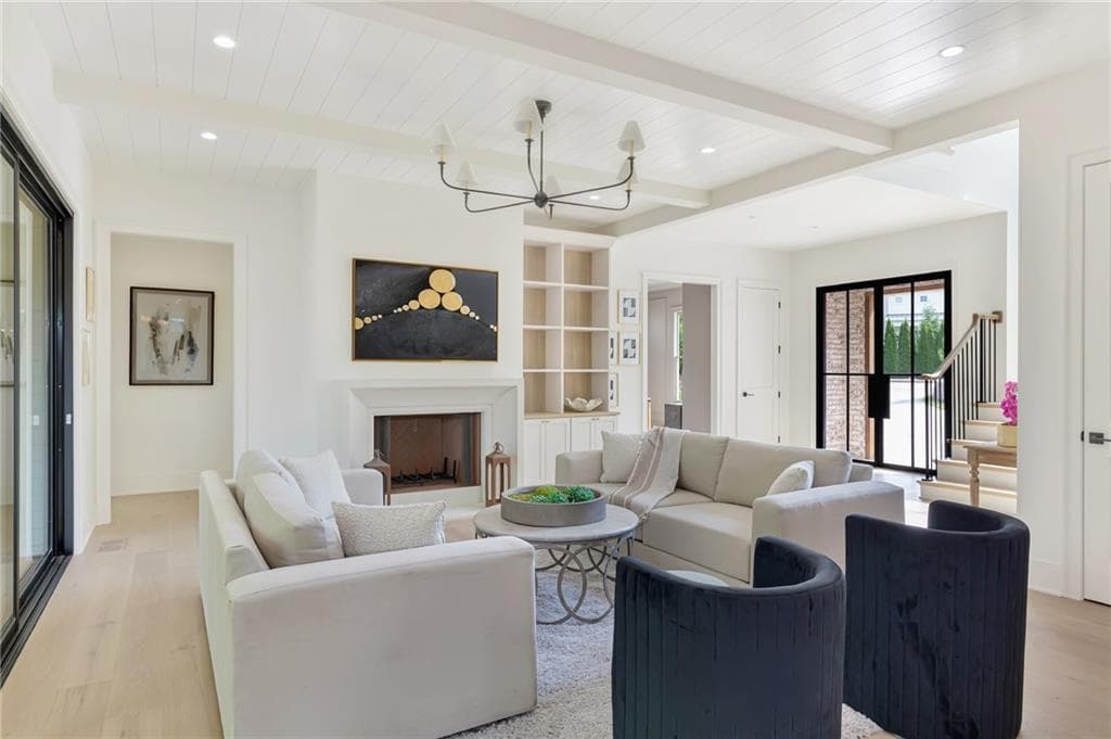 5 bedroom, 5 bathroom, 4,100 sq ft single family residence for sale at 10908 Woodstock Road, Roswell, GA 30075 — photo 9
