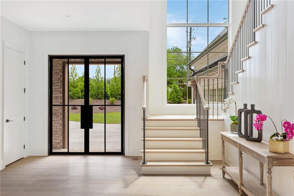5 bedroom, 5 bathroom, 4,100 sq ft single family residence for sale at 10908 Woodstock Road, Roswell, GA 30075 — photo 3