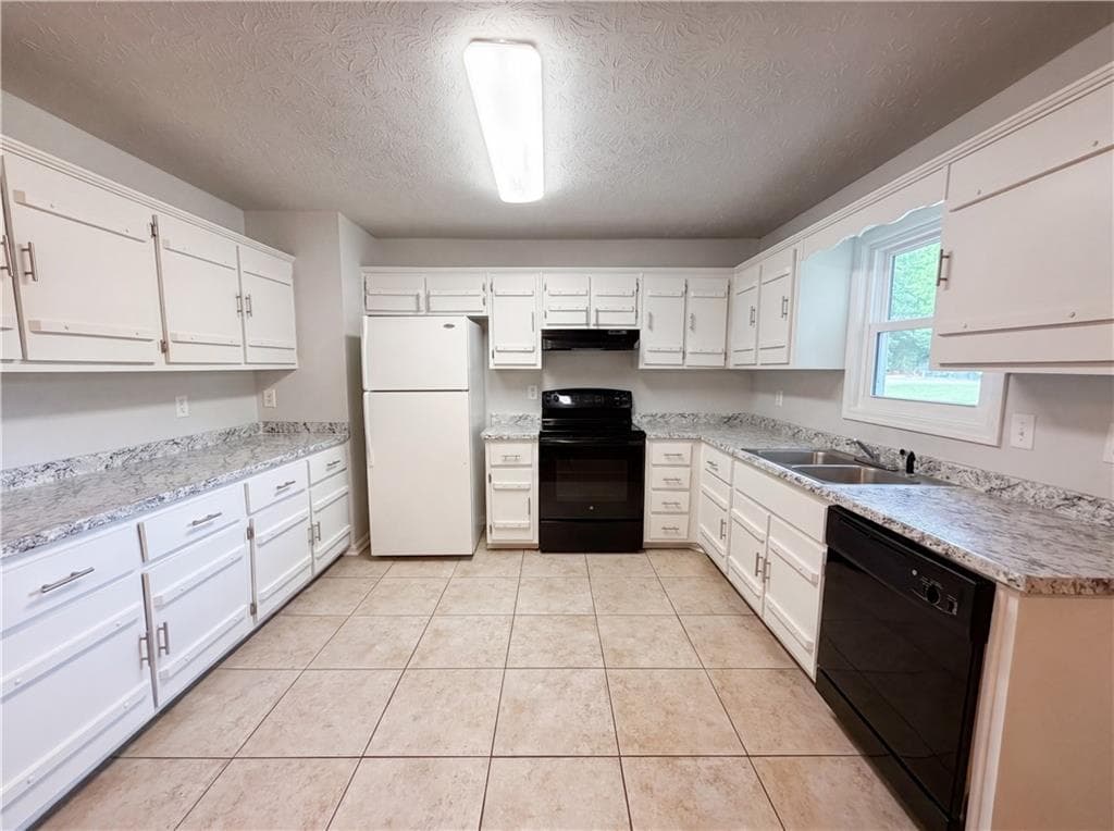 4 bedroom, 2 bathroom, 1,917 sq ft single family residence under contract at 241 Daniel Road, Villa Rica, GA 30180 — photo 7