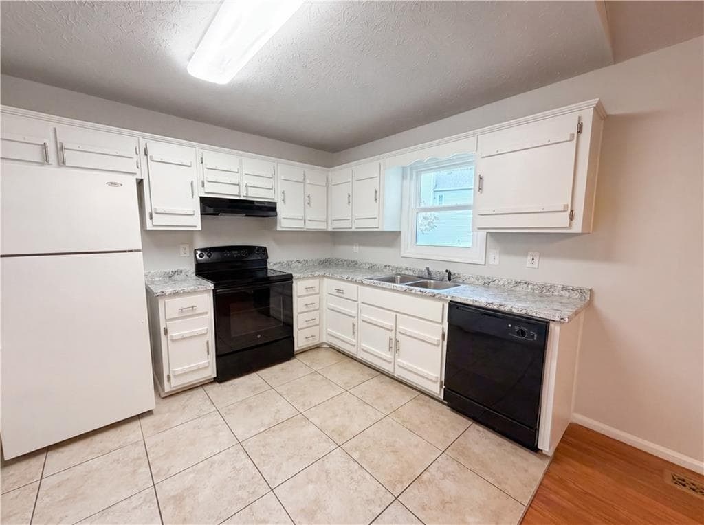 4 bedroom, 2 bathroom, 1,917 sq ft single family residence under contract at 241 Daniel Road, Villa Rica, GA 30180 — photo 8