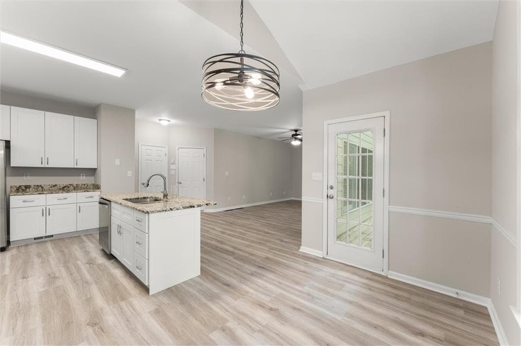 5 bedroom, 4 bathroom, 3,710 sq ft single family residence under contract at 4555 Alaspair Lane, Acworth, GA 30101 — photo 7