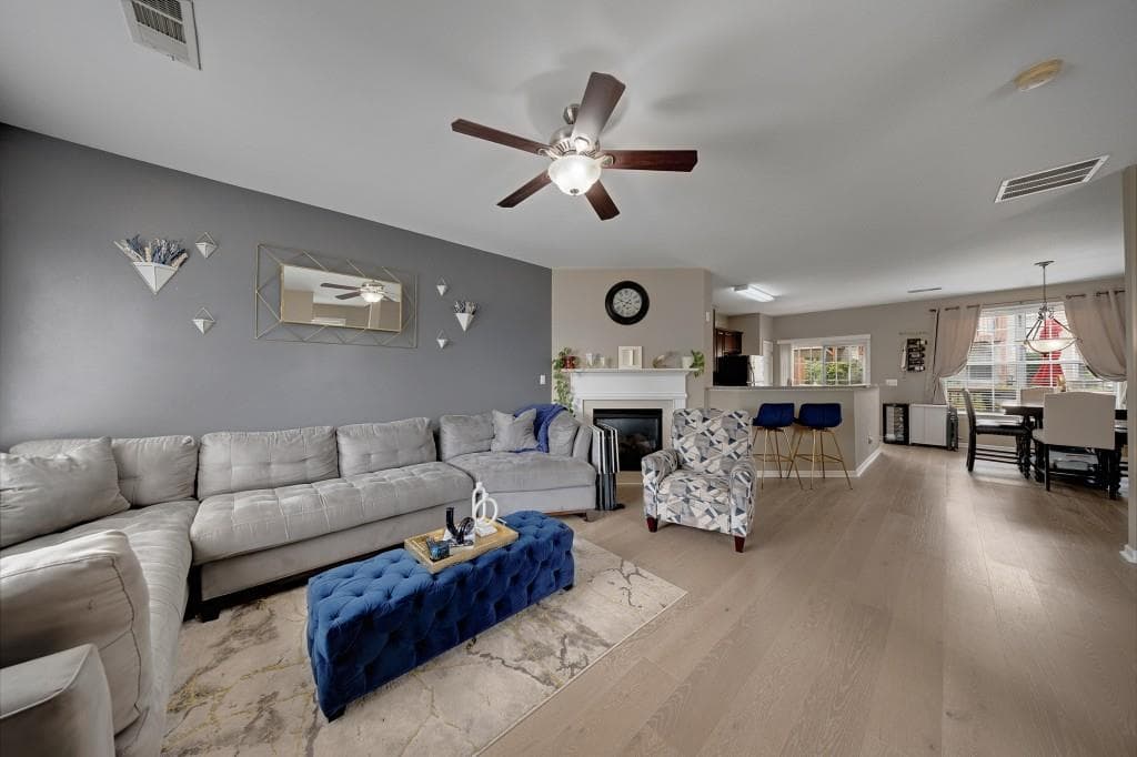3 bedroom, 4 bathroom, 1,878 sq ft townhouse for sale at 3557 Chattahoochee Summit Lane 23, Atlanta, GA 30339 — photo 4