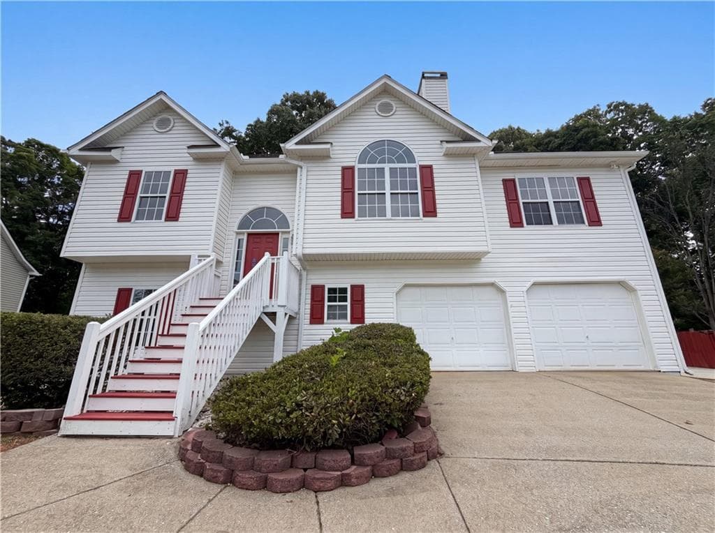 4 bedroom, 3 bathroom, 1,958 sq ft single family residence under contract at 6158 Autumn View Cove, Acworth, GA 30101