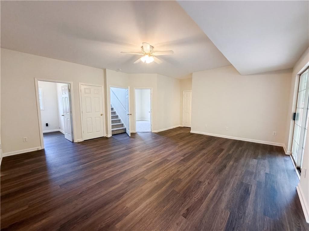 4 bedroom, 3 bathroom, 1,958 sq ft single family residence under contract at 6158 Autumn View Cove, Acworth, GA 30101 — photo 8