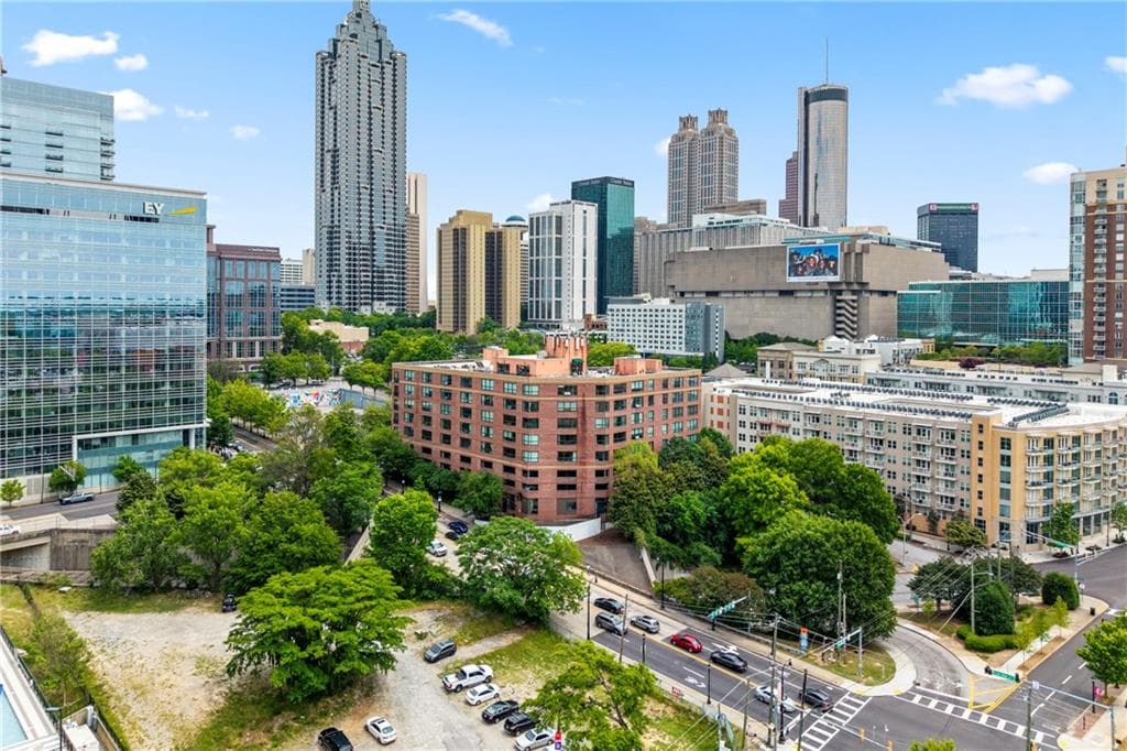 1 bedroom, 1 bathroom, 1,052 sq ft condominium for sale at 115 W Peachtree Place 707, Atlanta, GA 30313 — photo 10