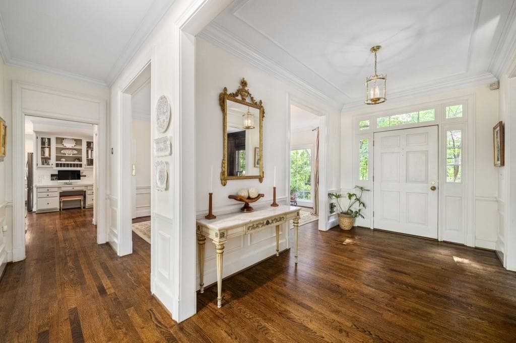 5 bedroom, 6 bathroom, 4,705 sq ft single family residence under contract at 9100 Huntcliff Trace, Sandy Springs, GA 30350 — photo 10