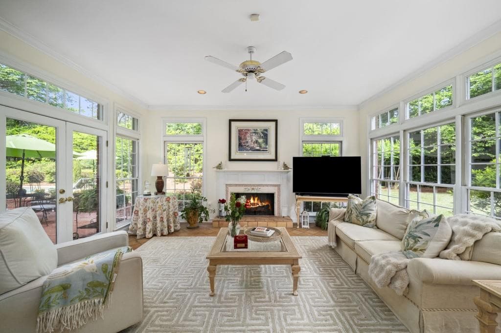 5 bedroom, 6 bathroom, 4,705 sq ft single family residence under contract at 9100 Huntcliff Trace, Sandy Springs, GA 30350 — photo 6