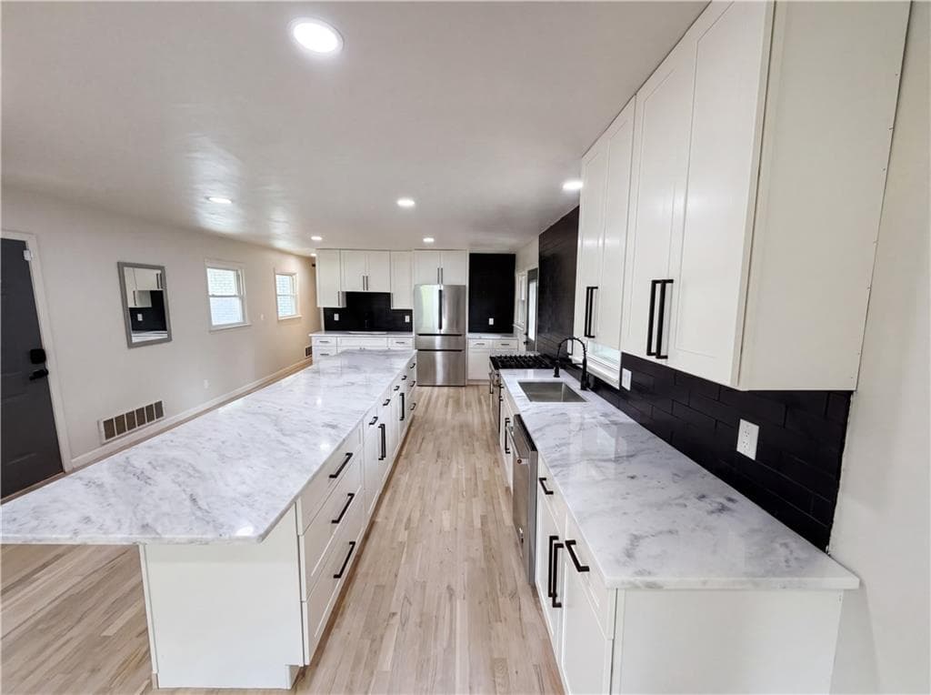 3 bedroom, 2 bathroom, 1,746 sq ft single family residence for sale at 3807 Greenhill Drive, Atlanta, GA 30341 — photo 2