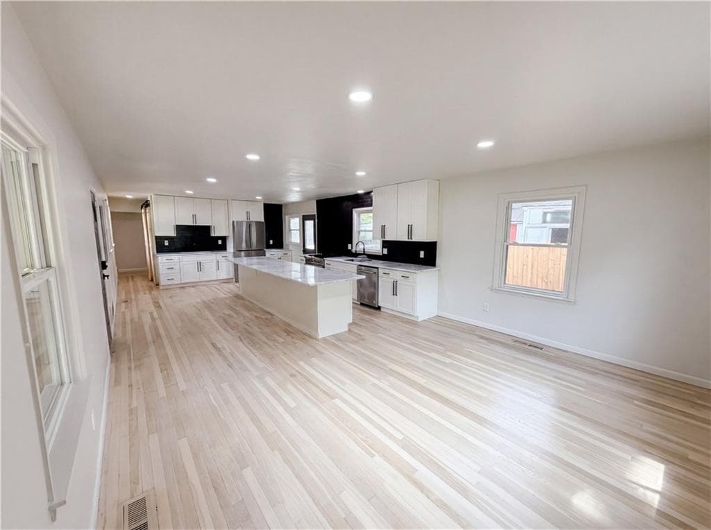 3 bedroom, 2 bathroom, 1,746 sq ft single family residence for sale at 3807 Greenhill Drive, Atlanta, GA 30341 — photo 3