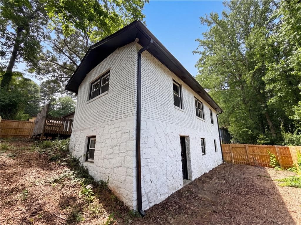 3 bedroom, 2 bathroom, 1,746 sq ft single family residence for sale at 3807 Greenhill Drive, Atlanta, GA 30341 — photo 5