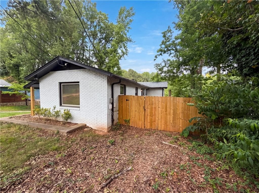 3 bedroom, 2 bathroom, 1,746 sq ft single family residence for sale at 3807 Greenhill Drive, Atlanta, GA 30341 — photo 8