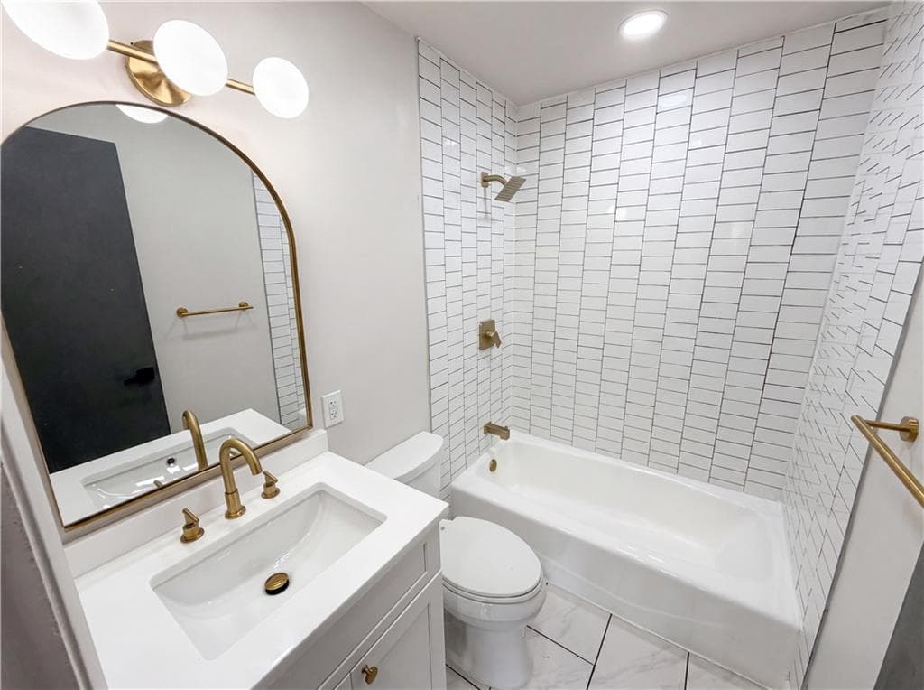 3 bedroom, 2 bathroom, 1,746 sq ft single family residence for sale at 3807 Greenhill Drive, Atlanta, GA 30341 — photo 6