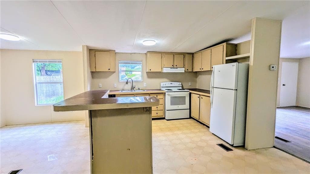 3 bedroom, 2 bathroom, 1,734 sq ft single family residence for rent at 99 Center Grove Drive, Cleveland, GA 30528 for $1,200 a month — photo 7
