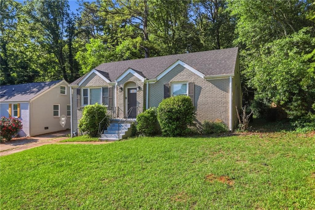 3 bedroom, 2 bathroom, 1,802 sq ft single family residence for sale at 1954 Wildwood Drive, Decatur, GA 30032 — photo 2