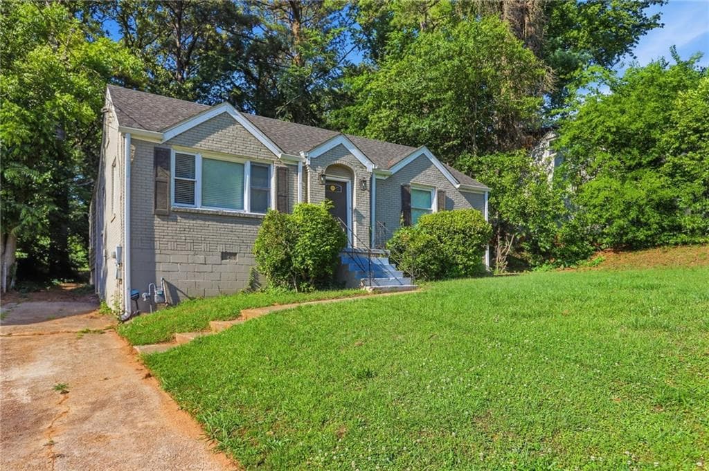 3 bedroom, 2 bathroom, 1,802 sq ft single family residence for sale at 1954 Wildwood Drive, Decatur, GA 30032 — photo 3