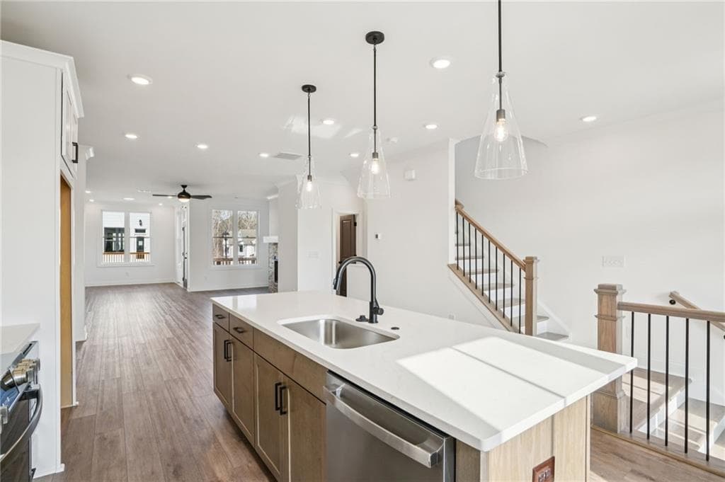 3 bedroom, 4 bathroom, 2,004 sq ft townhouse for sale at 646 Skytop Drive 150, Cumming, GA 30040 — photo 6