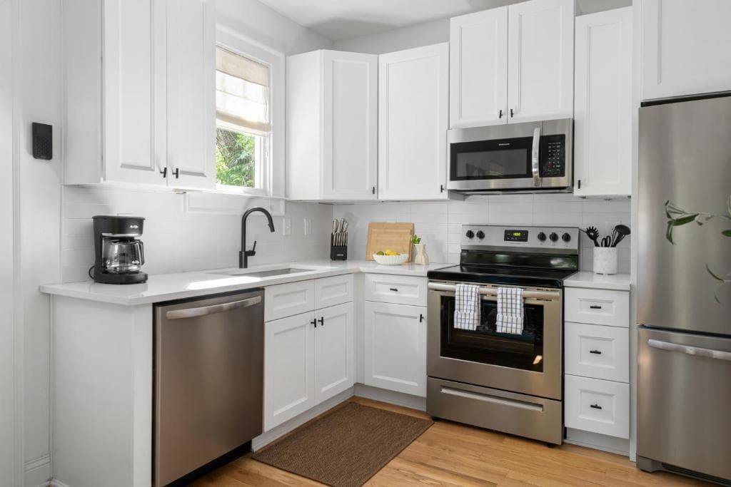 1 bedroom, 1 bathroom, 650 sq ft other for rent at 1054 Euclid Avenue CH, Atlanta, GA 30307 for $2,700 a month — photo 8