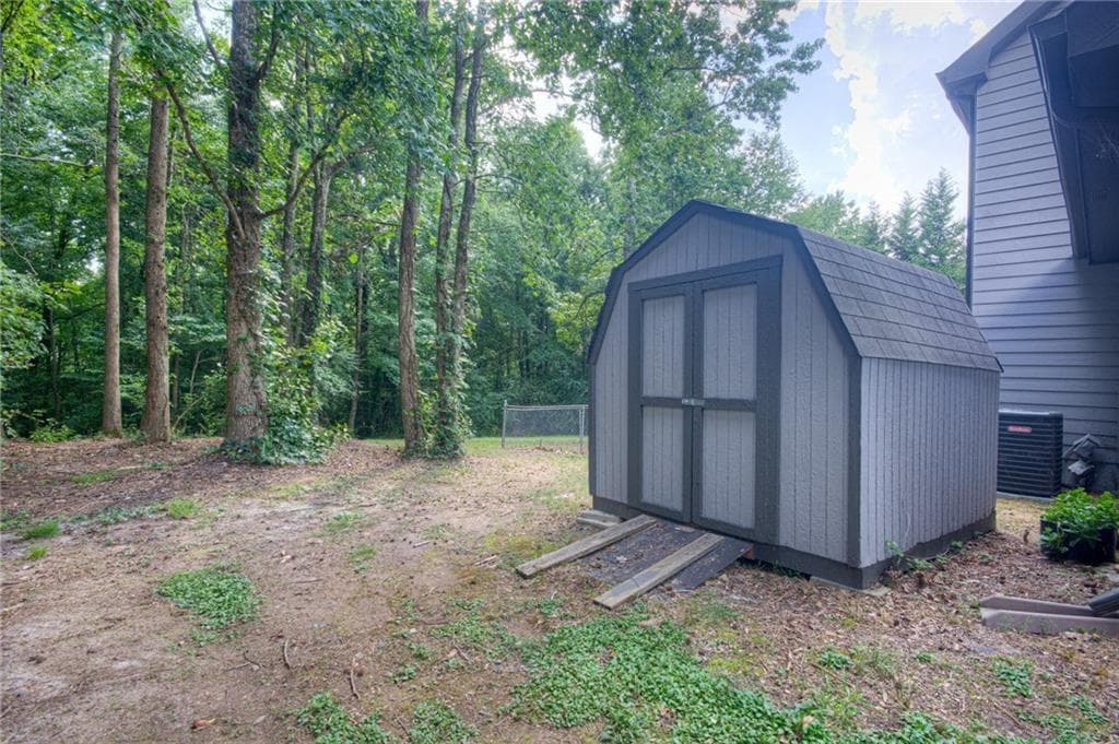 3 bedroom, 3 bathroom, 1,490 sq ft single family residence for sale at 3043 Saddle Creek Drive, Gainesville, GA 30507 — photo 2