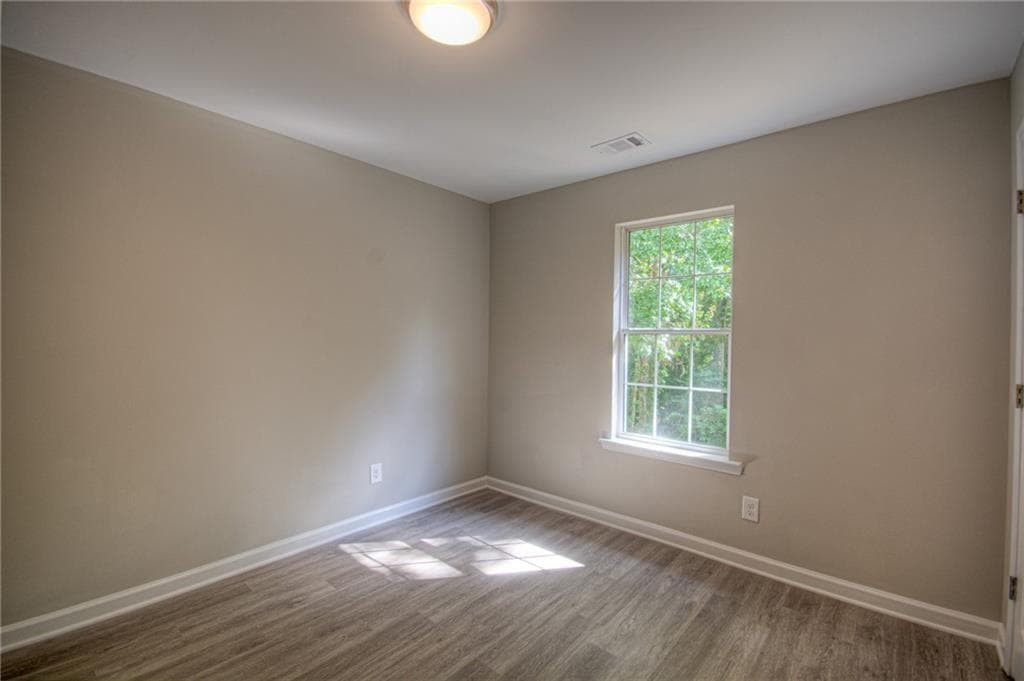 3 bedroom, 3 bathroom, 1,490 sq ft single family residence for sale at 3043 Saddle Creek Drive, Gainesville, GA 30507 — photo 8