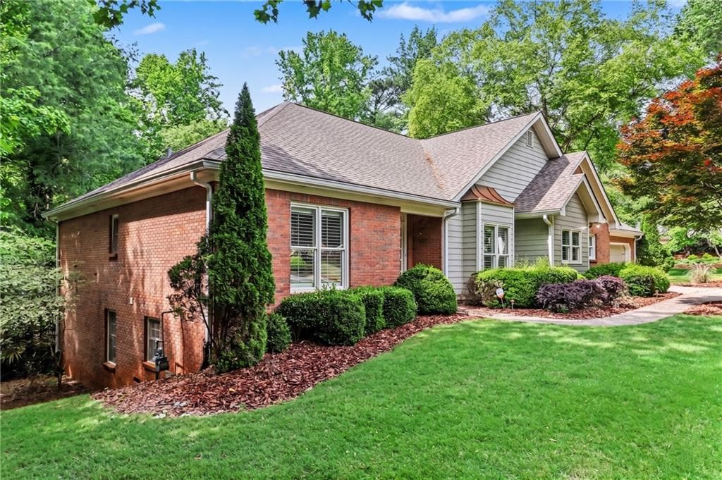 5 bedroom, 4 bathroom, 4,031 sq ft single family residence under contract at 560 Flying Scot Way, Alpharetta, GA 30005 — photo 5