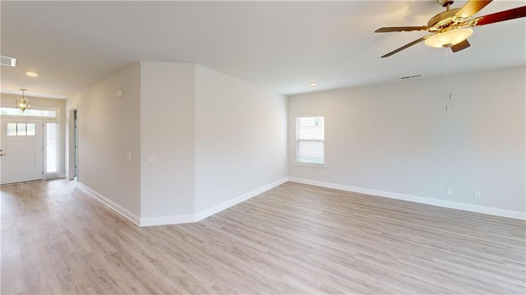4 bedroom, 3 bathroom, 2,421 sq ft single family residence for sale at 1027 Holliday Pass, Griffin, GA 30223 — photo 6