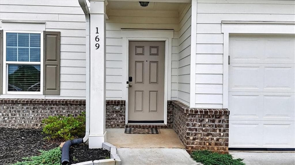 4 bedroom, 3 bathroom, 2,132 sq ft single family residence for sale at 169 Verona Drive, Cartersville, GA 30120 — photo 2