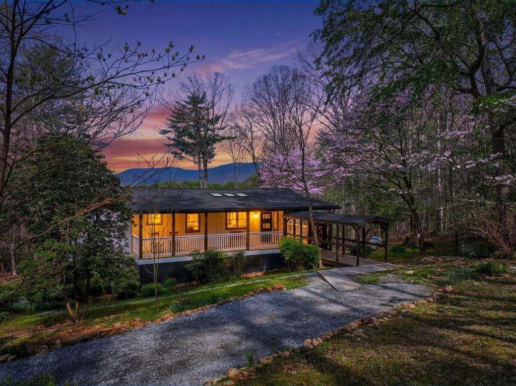 3 bedroom, 4 bathroom, 1,848 sq ft single family residence for sale at 361 Rising Star Road, Ellijay, GA 30536