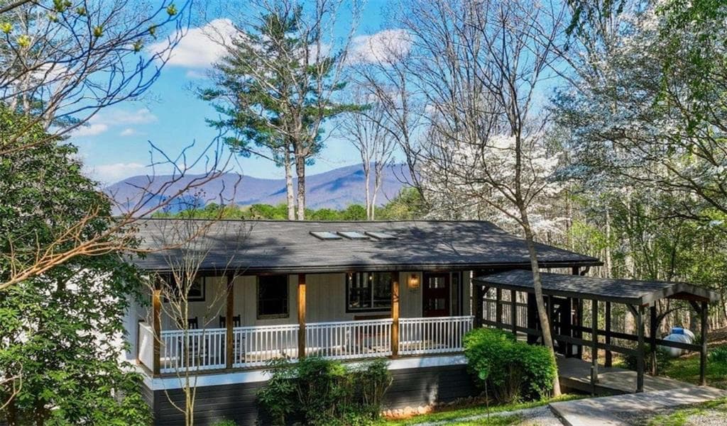 3 bedroom, 4 bathroom, 1,848 sq ft single family residence for sale at 361 Rising Star Road, Ellijay, GA 30536 — photo 2