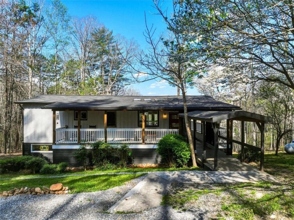 3 bedroom, 4 bathroom, 1,848 sq ft single family residence for sale at 361 Rising Star Road, Ellijay, GA 30536 — photo 3