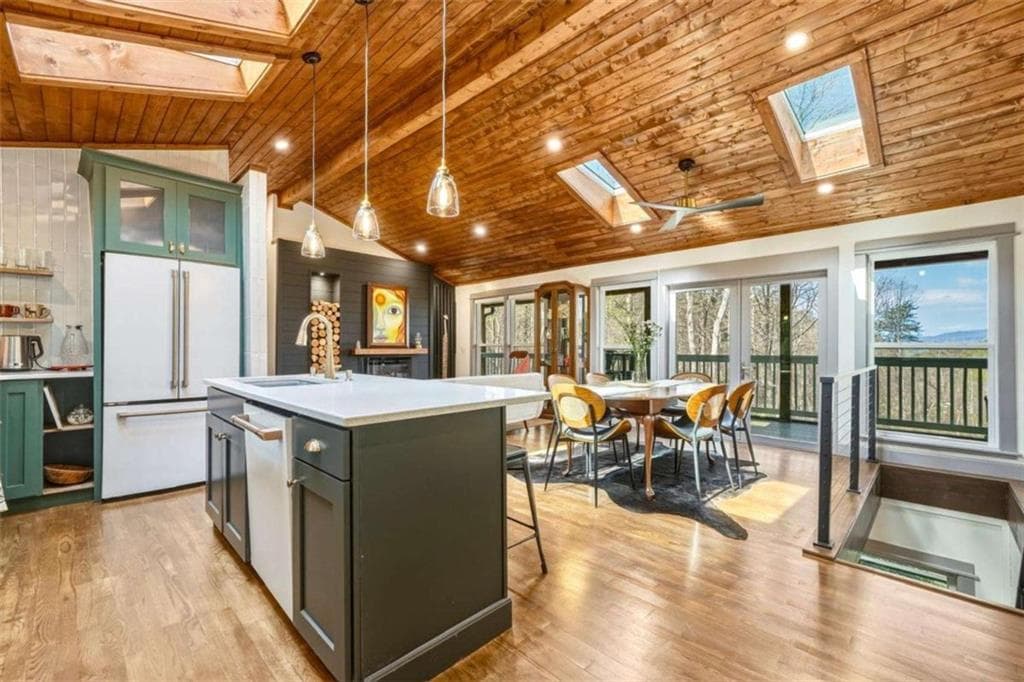 3 bedroom, 4 bathroom, 1,848 sq ft single family residence for sale at 361 Rising Star Road, Ellijay, GA 30536 — photo 10
