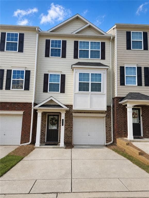 3 bedroom, 3 bathroom, 1,876 sq ft townhouse for sale at 6776 Blackstone Place 10, Mableton, GA 30126
