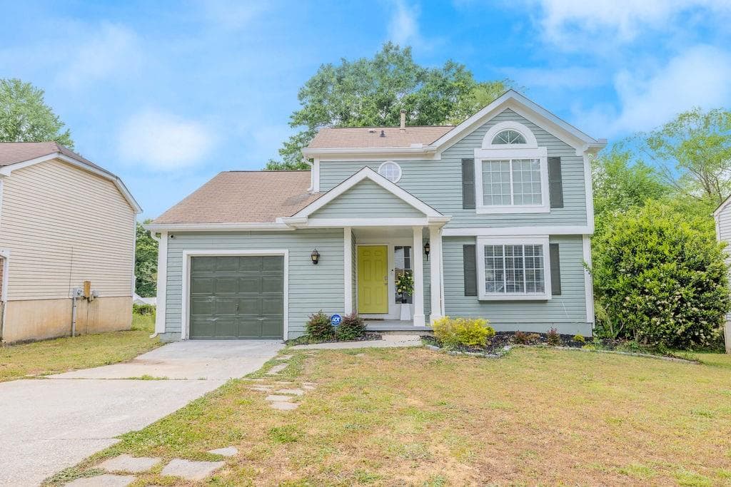 3 bedroom, 3 bathroom, 1,439 sq ft single family residence for rent at 2073 Raintree Place, Lithonia, GA 30058 for $1,750 a month — photo 2