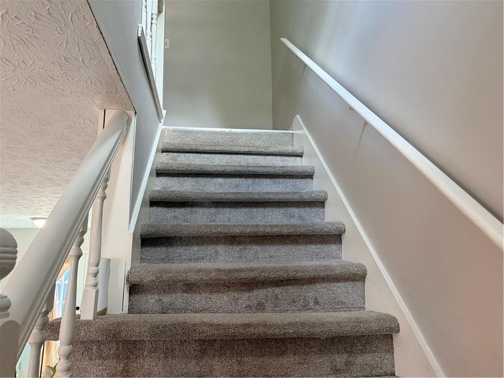 2 bedroom, 3 bathroom, 1,056 sq ft townhouse under contract at 2057 Lenoa Lane, Austell, GA 30106 — photo 8
