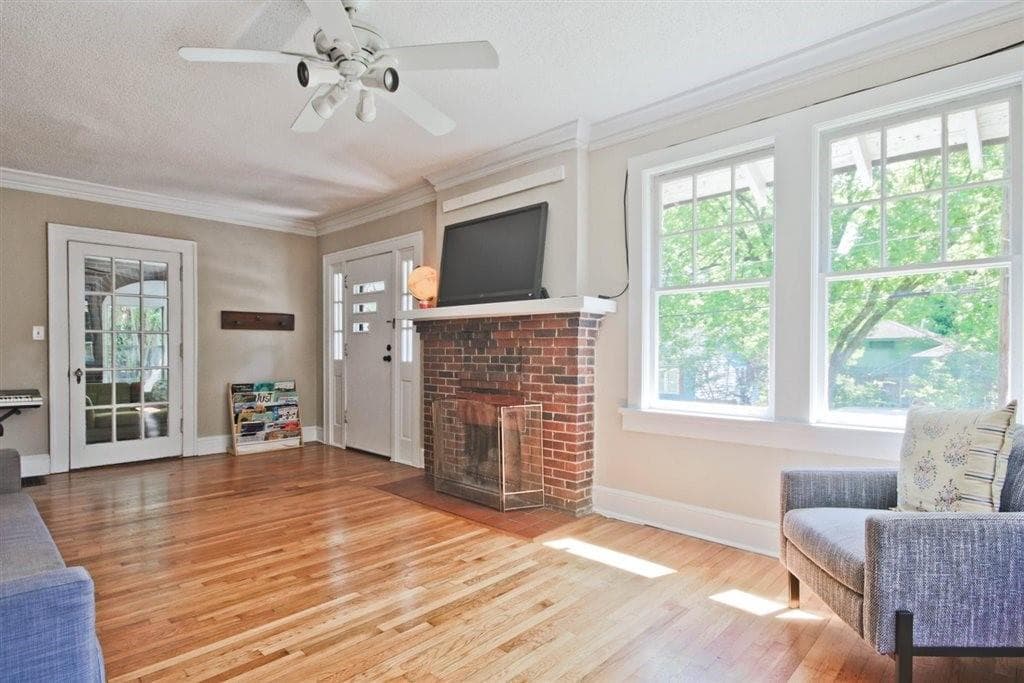 5 bedroom, 2 bathroom, 1,879 sq ft single family residence under contract at 1405 Hartford Avenue, Atlanta, GA 30310 — photo 6
