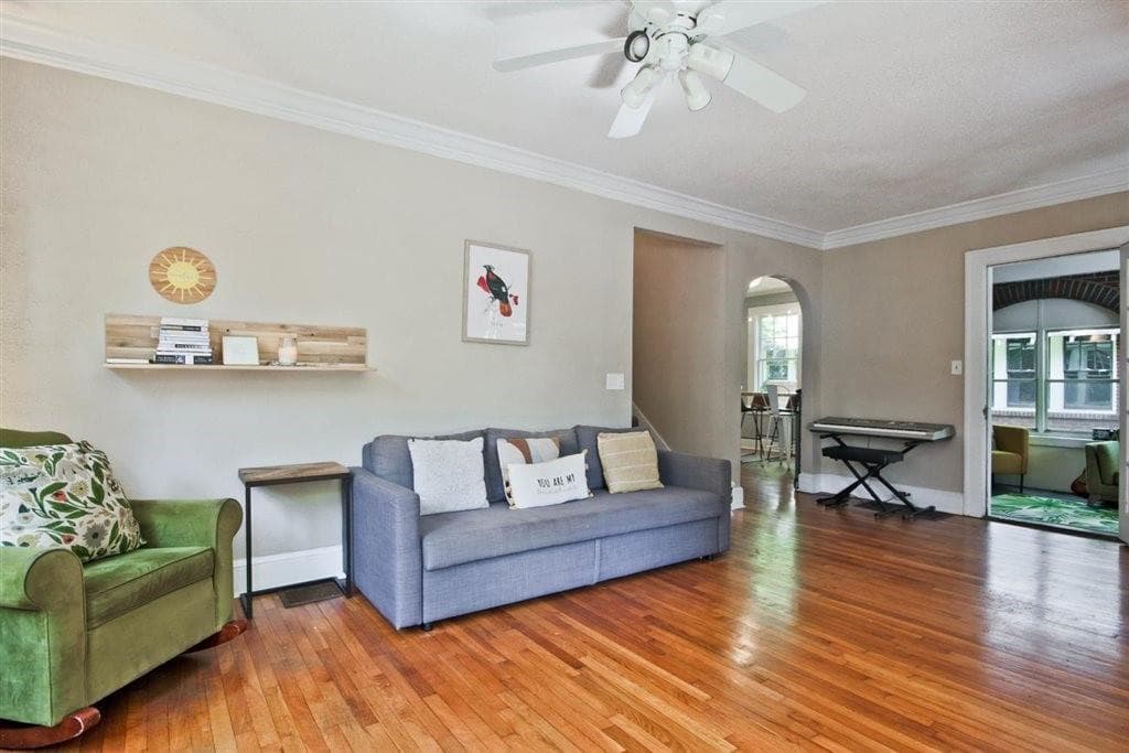 5 bedroom, 2 bathroom, 1,879 sq ft single family residence under contract at 1405 Hartford Avenue, Atlanta, GA 30310 — photo 8